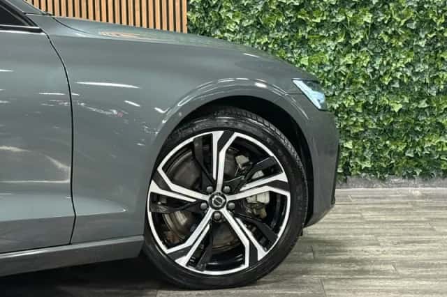 Volvo V60 (2025) thumbnail 4