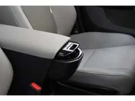 Volvo EX30 (2026) thumbnail 36