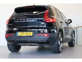 Volvo XC40 (2023) thumbnail 3