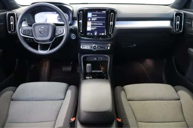 Volvo XC40 (2023) thumbnail 5