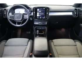 Volvo XC40 (2023) thumbnail 5