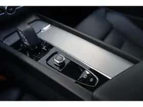 Volvo XC60 (2025) thumbnail 36