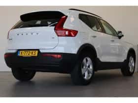 Volvo XC40 (2021) thumbnail 3