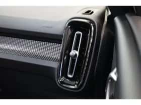 Volvo EX40 (2025) thumbnail 40
