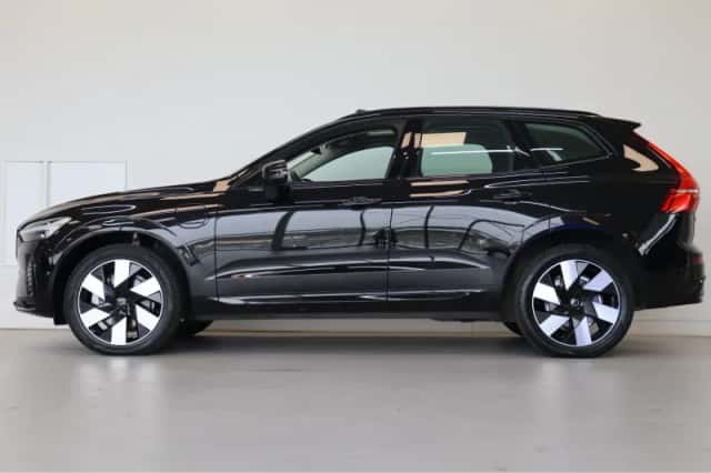 Volvo XC60 (2024) thumbnail 2
