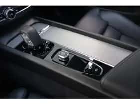 Volvo XC60 (2024) thumbnail 39