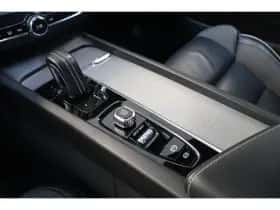 Volvo XC60 (2020) thumbnail 40
