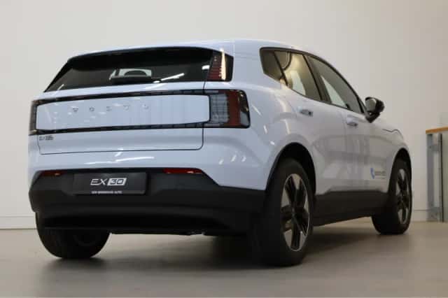 Volvo EX30 (2025) thumbnail 3