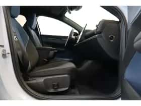 Volvo EX30 (2025) thumbnail 32