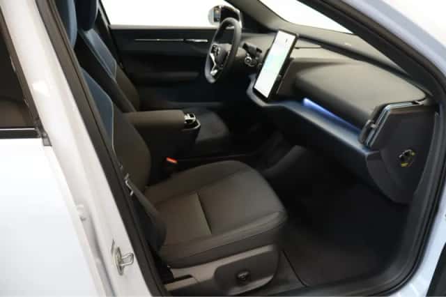 Volvo EX30 (2025) thumbnail 6