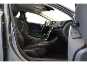 Volvo V40 (2017) thumbnail 23