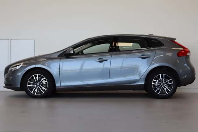 Volvo V40 (2017) thumbnail 2
