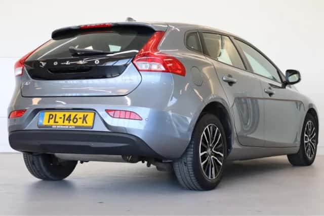 Volvo V40 (2017) thumbnail 3