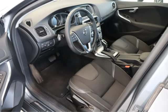 Volvo V40 (2017) thumbnail 4