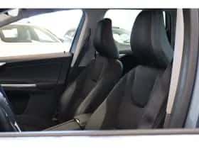 Volvo XC60 (2016) thumbnail 11