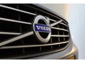 Volvo XC60 (2016) thumbnail 14