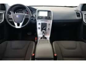 Volvo XC60 (2016) thumbnail 5