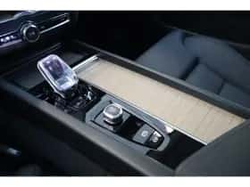 Volvo XC60 (2025) thumbnail 40
