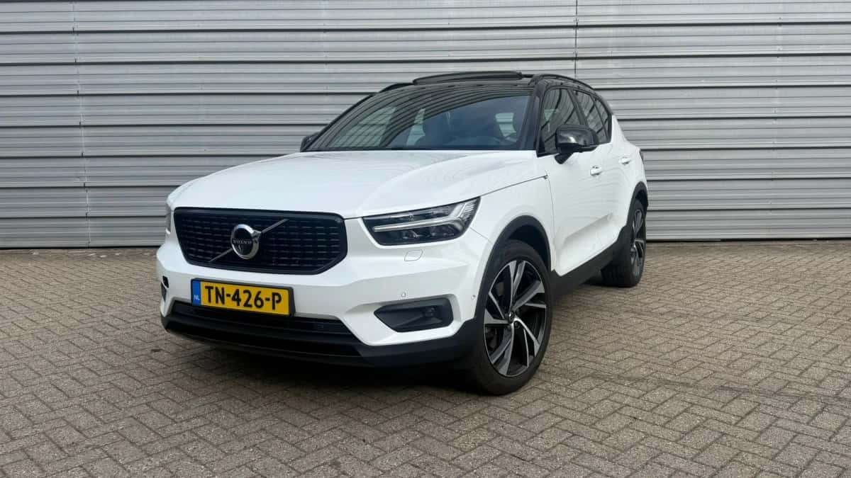 Volvo XC40 (2018) — foto 1