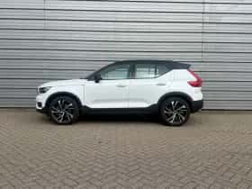 Volvo XC40 (2018) thumbnail 2