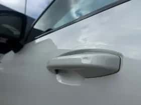 Volvo XC40 (2018) thumbnail 13