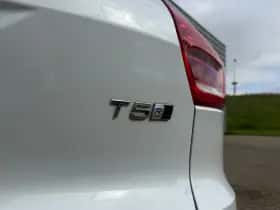 Volvo XC40 (2018) thumbnail 5