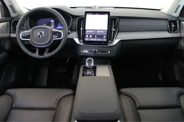 Volvo XC90 (2025) thumbnail 5