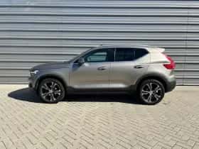 Volvo XC40 (2019) thumbnail 2