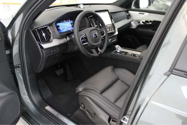Volvo XC90 (2026) thumbnail 4