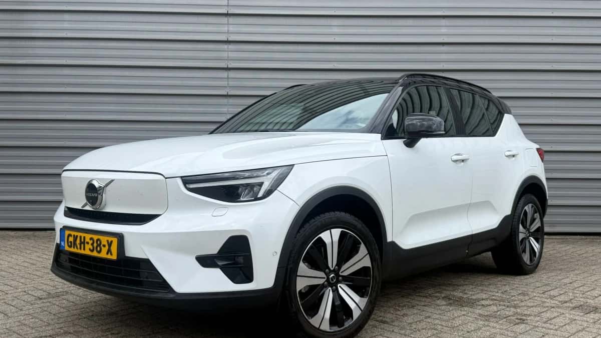 Volvo XC40 (2022) — foto 1