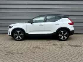 Volvo XC40 (2022) thumbnail 2