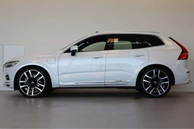 Volvo XC60 (2021) thumbnail 2