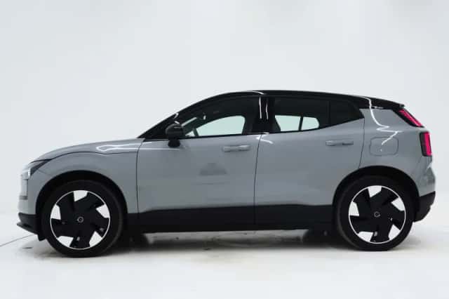 Volvo EX30 (2024) thumbnail 2