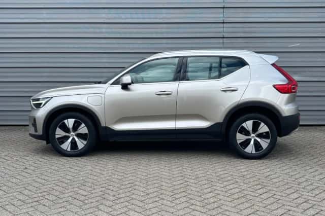Volvo XC40 (2022) thumbnail 2