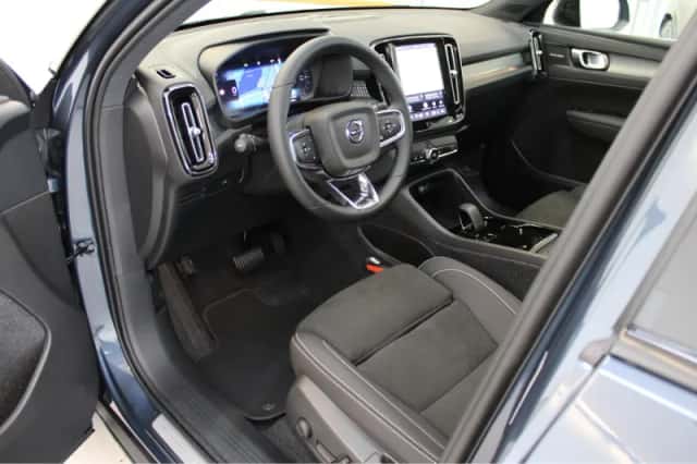 Volvo EX40 (2026) thumbnail 4