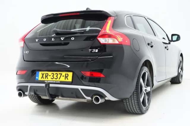 Volvo V40 (2019) thumbnail 3