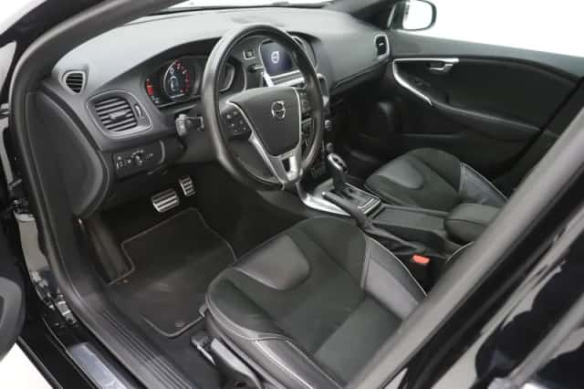 Volvo V40 (2019) thumbnail 4