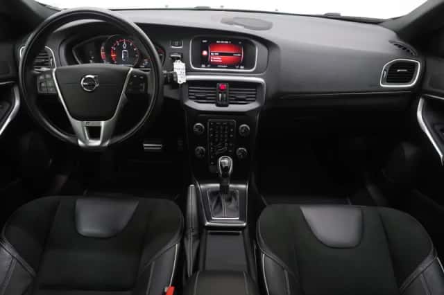 Volvo V40 (2019) thumbnail 5