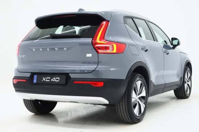 Volvo XC40 (2023) thumbnail 3