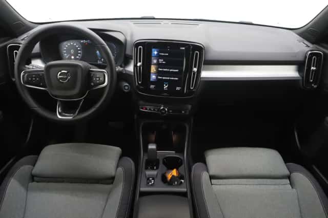 Volvo XC40 (2023) thumbnail 5