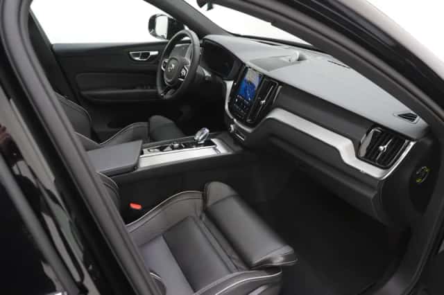 Volvo XC60 (2024) thumbnail 6