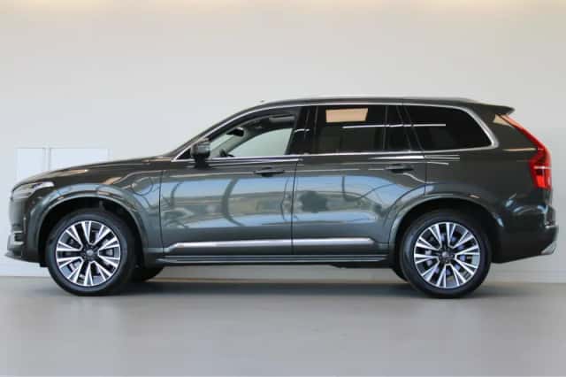 Volvo XC90 (2021) thumbnail 2