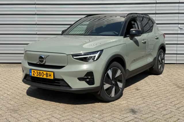 Volvo XC40 (2024) thumbnail 1