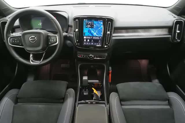 Volvo XC40 (2024) thumbnail 5