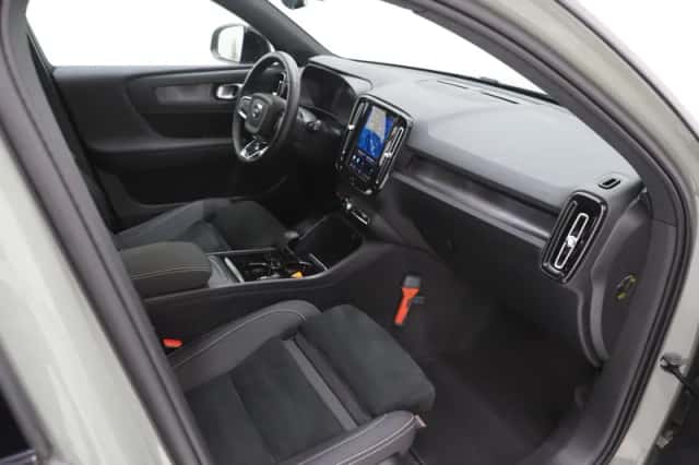 Volvo XC40 (2024) thumbnail 6