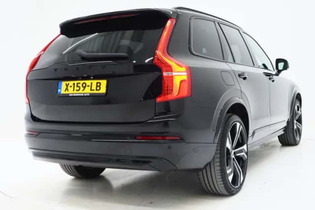 Volvo XC90 (2023) thumbnail 3