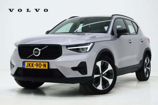 Volvo XC40 (2025) thumbnail 1