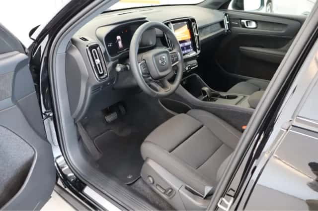 Volvo EX40 (2026) thumbnail 4