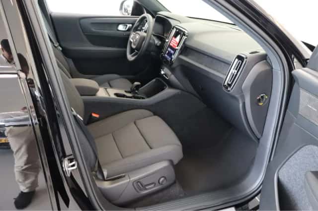 Volvo EX40 (2026) thumbnail 6