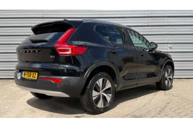 Volvo XC40 (2021) thumbnail 3